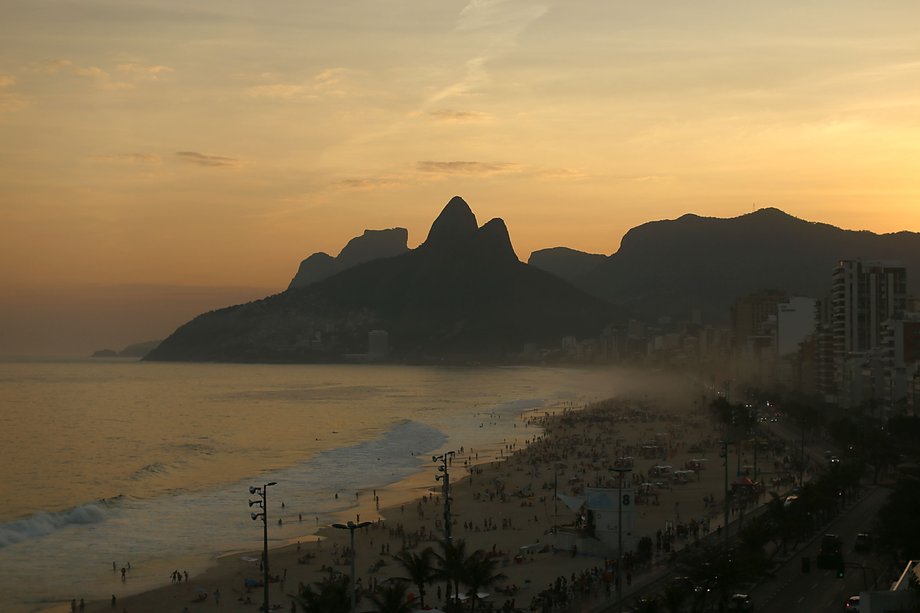 Plaża Ipanema o wschodzie słońca