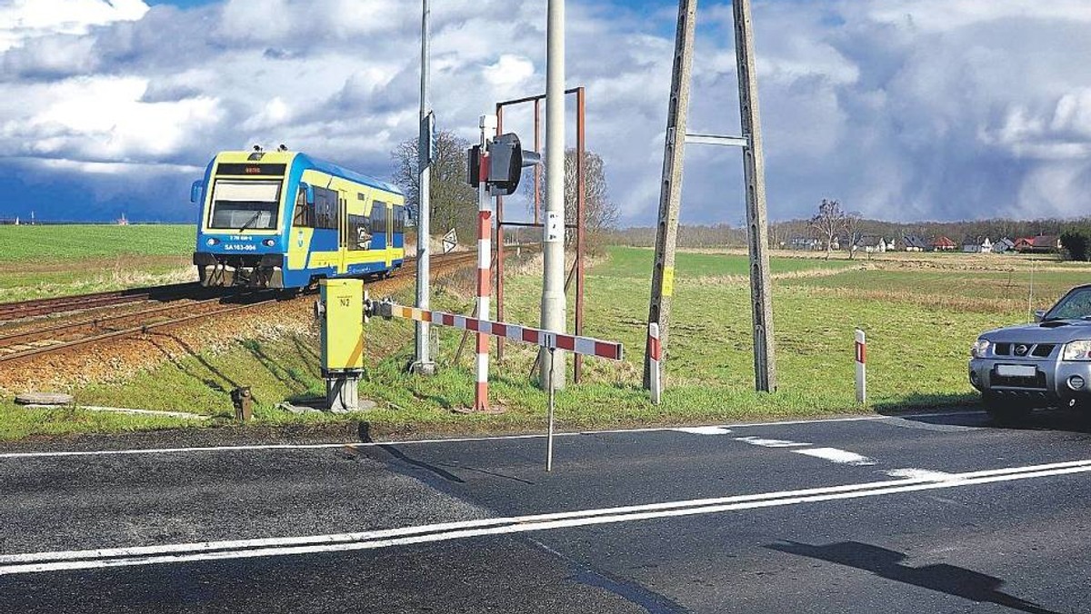 Wczoraj ciężarówka zderzyła się tam z szynobusem. Na szczęście nikt nie ucierpiał.