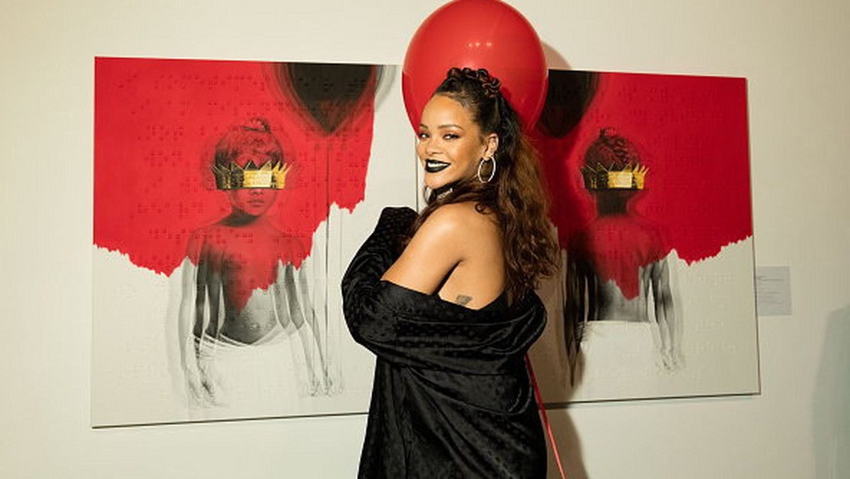 "Kiedy moja mama widzi, jak się bronię, czuje się bezpieczna i ma pewność, że nie musi się o mnie martwić" - wyznała Rihanna podczas rozmowy z dziennikarką New York Times.