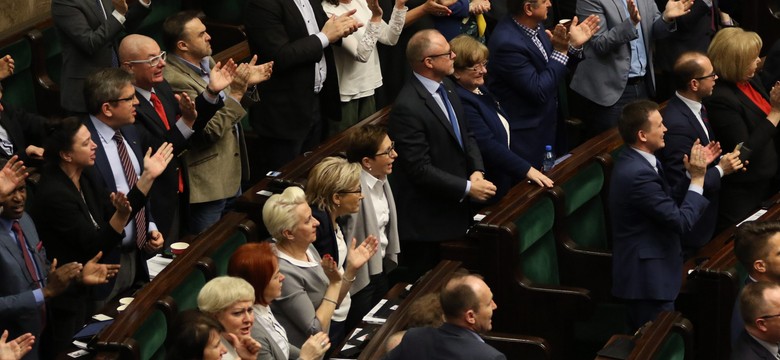 Pierwsze od czterech lat podwyżki ryczałtów na biura poselskie. Pieniądze już na kontach