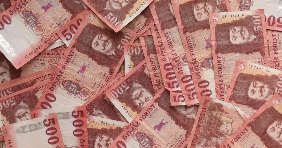 Őrült zuhanás: nincs megállás, újabb mélyponton a forint