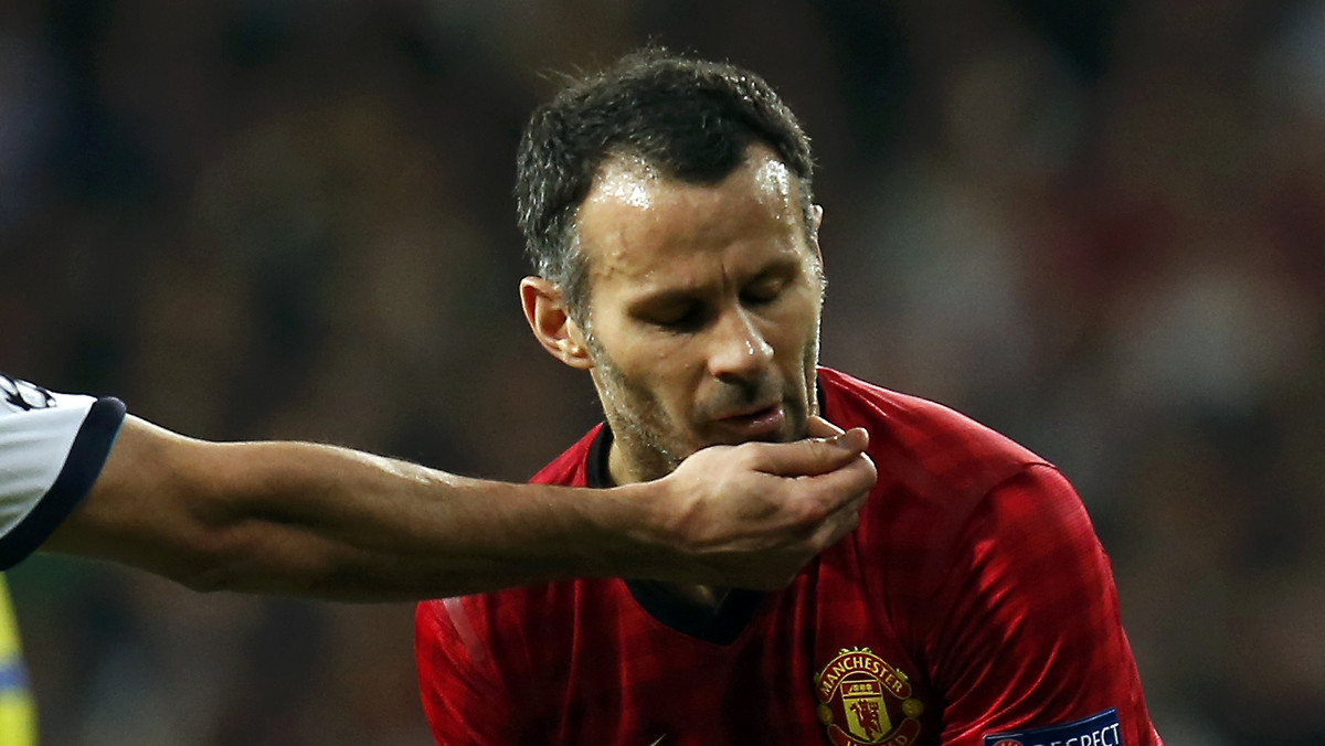 Ryan Giggs przedłużył o rok kontrakt z Manchesterem United. Walijski skrzydłowy będzie grał na Old Trafford do czerwca 2014 roku i tym samym spędzi w jednym klubie aż 23 sezony.