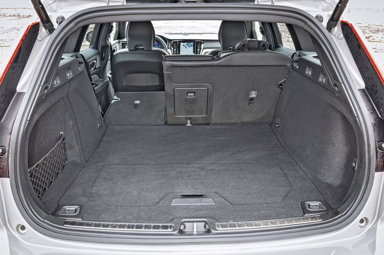 Audi A4, BMW serii 3, Volvo V60 – porównanie kombi klasy średniej