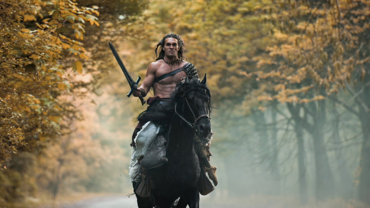 Jason Momoa przyznał, że trafił na plan nowej wersji "Conana Barbarzyńcy" ze złamanym nosem. I to za sprawą swojego znajomego.