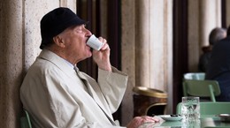 5 cosas que pueden aumentar tus posibilidades de vivir hasta los 90 años. Los buenos genes no lo son todo