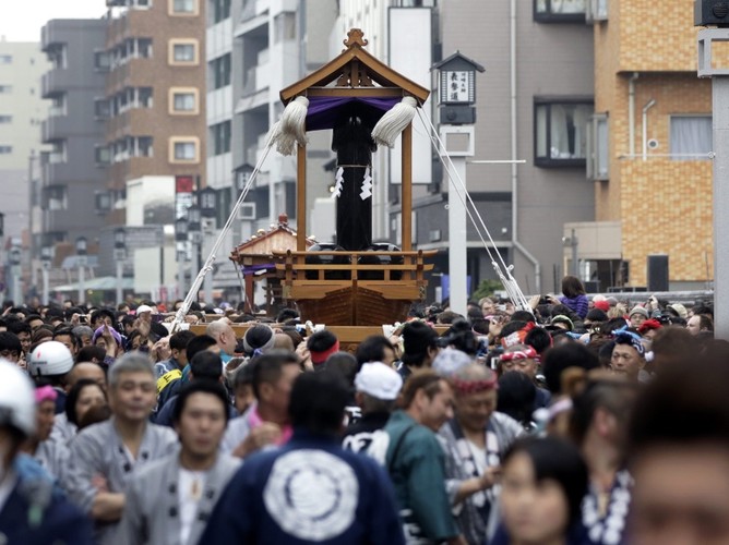 Festiwal stalowego penisa w Japonii 2016