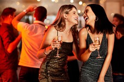 Szokujące, jak alkohol wpływa na wygląd. Zastanów się nim po niego sięgniesz!