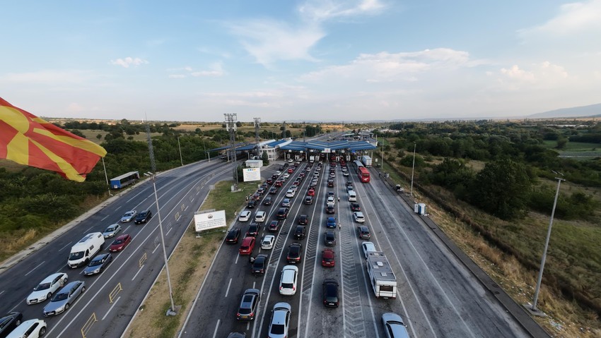 Ogromne gužve na graničnom prelazu Preševo