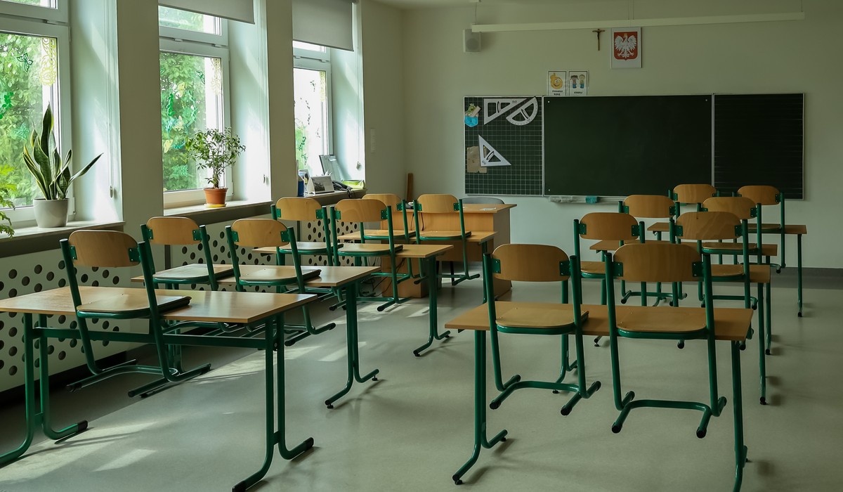 Mały błąd, wielki problem. Uczniowie otrzymali świadectwa z błędem