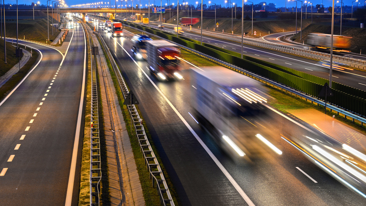 Z powodu pogarszającej się pogody Niemcy zamknęli autostradę A11, która jest przedłużeniem polskiej A6. Oznacza to, że przejazd graniczny przez Kołbaskowo jest niemożliwy. O sprawie poinformowało Radio Szczecin.