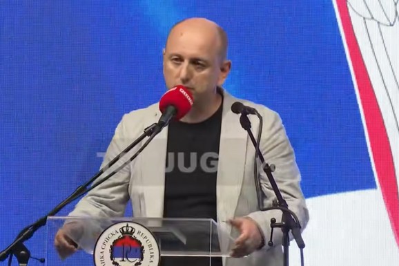 "CRNA GORA NOSI ZASTAVU U ZAGREB, STAVIĆE JE PORED ŠAHOVNICE" Knežević: Odnarođena država izabrala da još jednom zabije nož u leđa braći Srbima