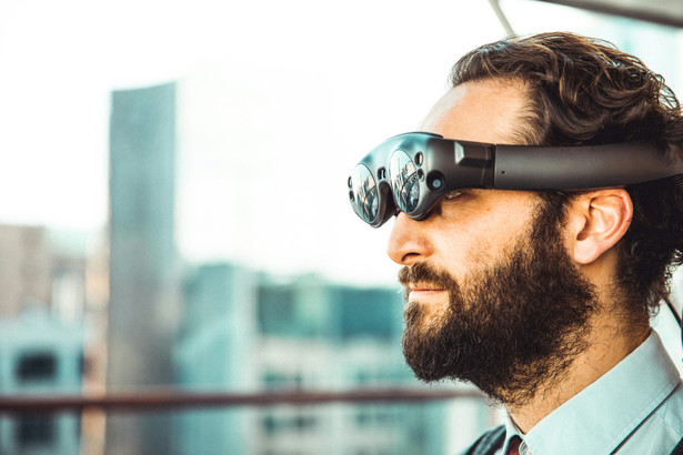 Wirtualna rzeczywistość (VR) wkracza również na obszar HR, oferując nowe możliwości oceny kompetencji potencjalnych pracowników.