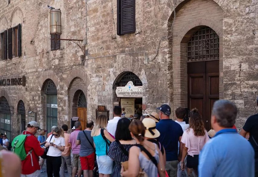 Gelateria Dondoli na Placu della Cisterna