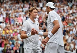 Maraton na Wimbledonie. Anderson i Isner spędzili na korcie 6 godzin i 36 minut