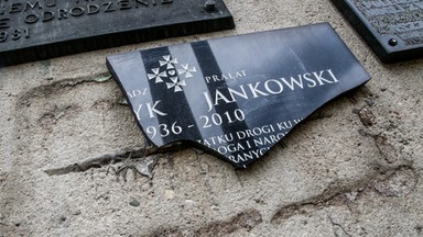 Gdańsk odnowi tablicę poświęconą ks. Henrykowi Jankowskiemu