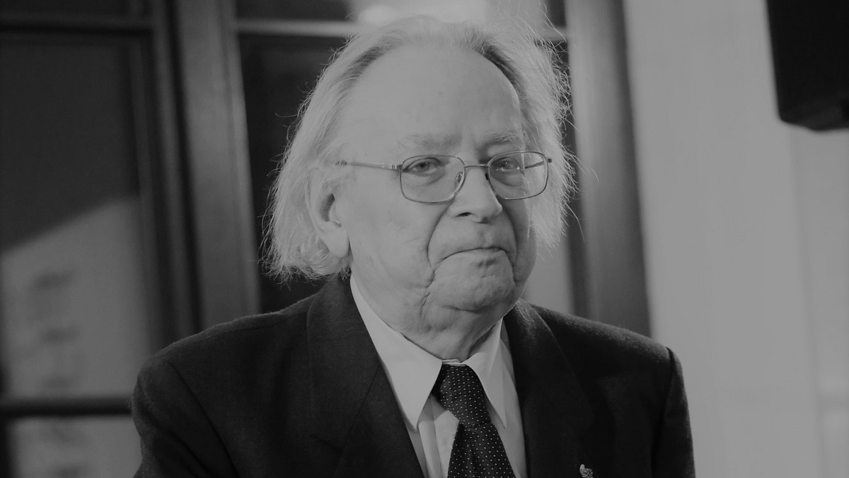 Malarz i grafik Stanisław Fijałkowski zmarł 4 listopada, w dniu swoich 98. urodzin. Smutną informację podał Mariusz Wilczyński - reżyser i uczeń profesora. Fijałkowski ostatnią wystawę miał trzy lata temu - w łódzkiej Galerii Olimpus. 