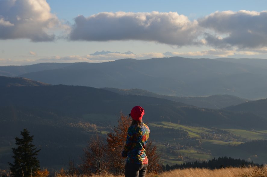 Beskid Wyspowy. Ćwilin i widok na Tatry.