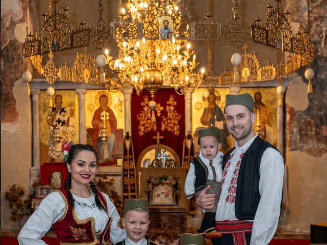 Sanja i Nikola sa sinovima