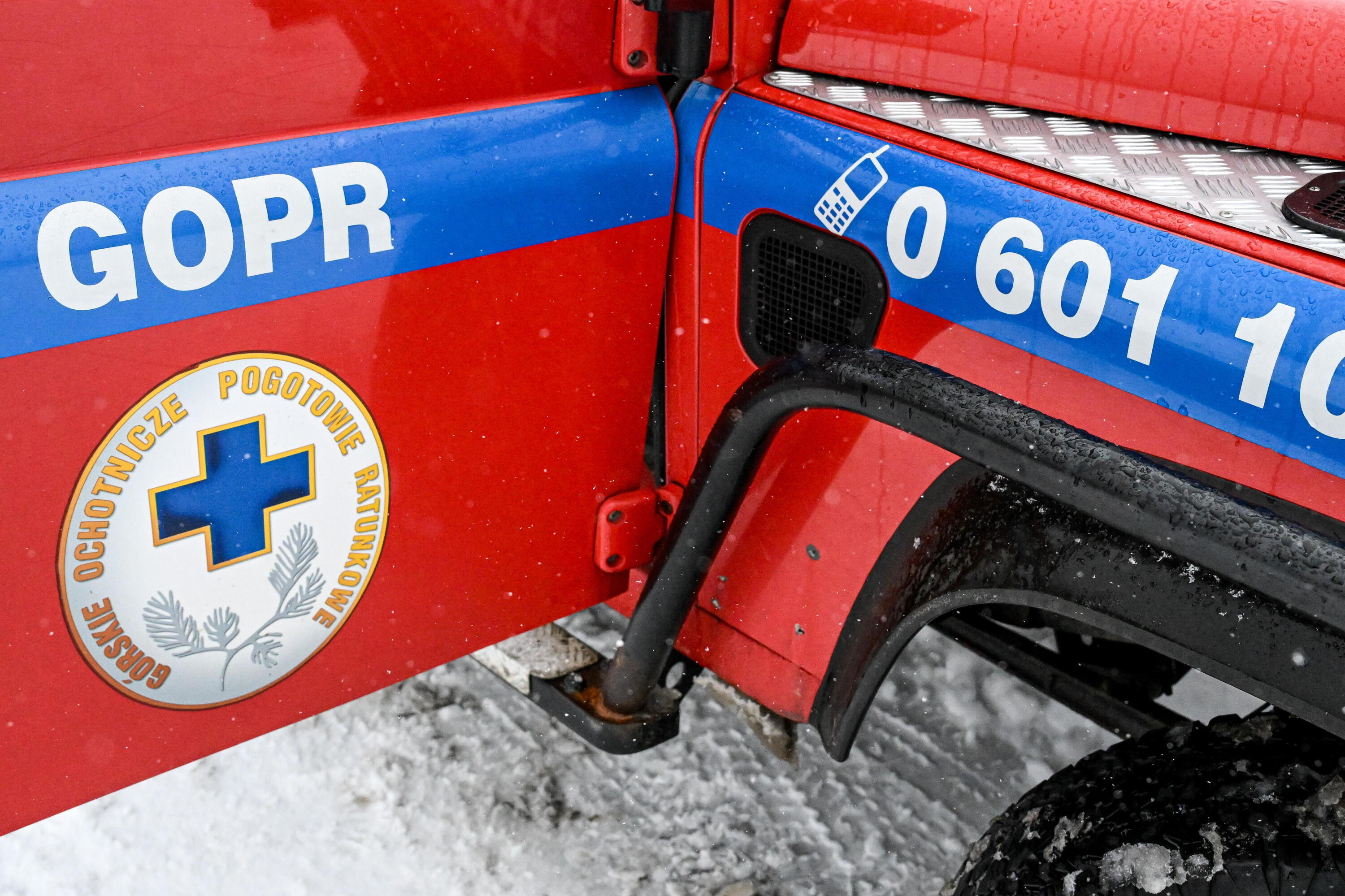 Zagrożenie życia w Bieszczadach: Silny wiatr 70 km/h i ekstremalne mrozy
