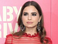 Nie do wiary, że tak się pokazała! Amerykańska celebrytka z totalnie nagimi piersiami na premierze filmu. FOTO