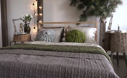 Styl leśny, czyli drewno w mieszkaniu. Jakie wybrać i jak o nie dbać?