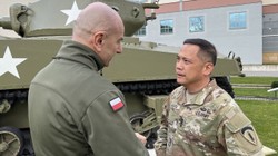 Amerykański generał zgubił w Polsce tajne mapy. Wcześniej w Ukrainie wypił litr alkoholu