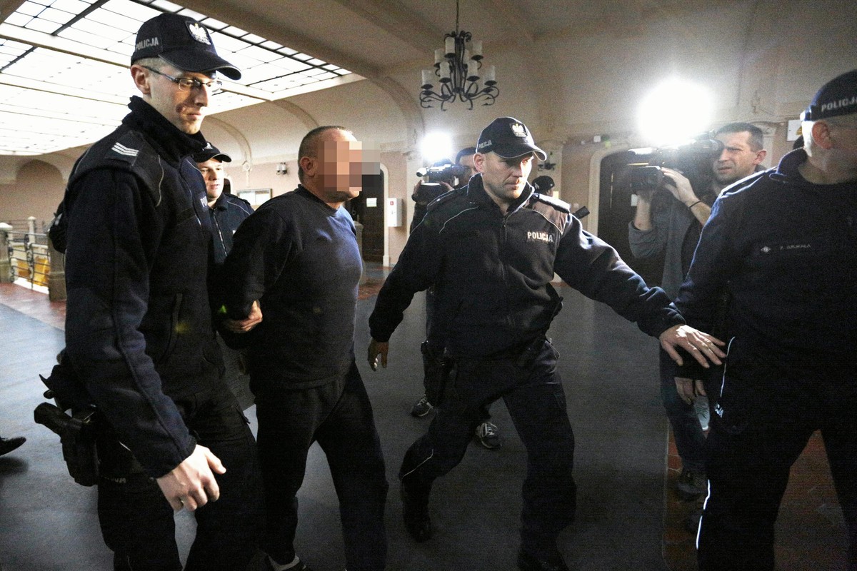Doprowadzenie do sądu Radosława B. współpracownika / wolontariusza Biura Detektywistycznego Rutkowskiego