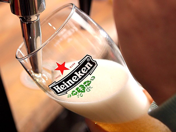 Heineken, trzeci największy producent piwa na świecie, zmniejszył sprzedaż swoich produktów w pierwszym kwartale tego roku