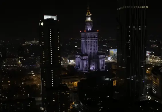 Warszawa nocą - to wideo z drona zrobi na tobie wrażenie!