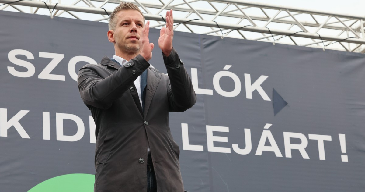 Magyar Pétert nem engedték be a bicskei gyermekotthonba, a kapuban vitatkozott a helyettes államtitkárral – videó