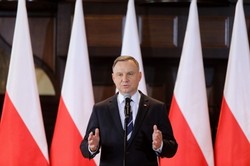 Prezydent Duda: Nie chcemy z bronią w ręku walczyć w obronie Polski i dlatego pomagamy Ukrainie