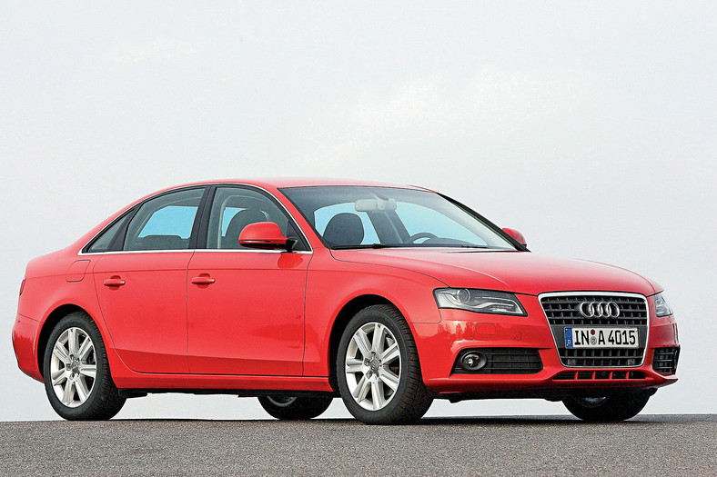 Audi A4 III (B8)