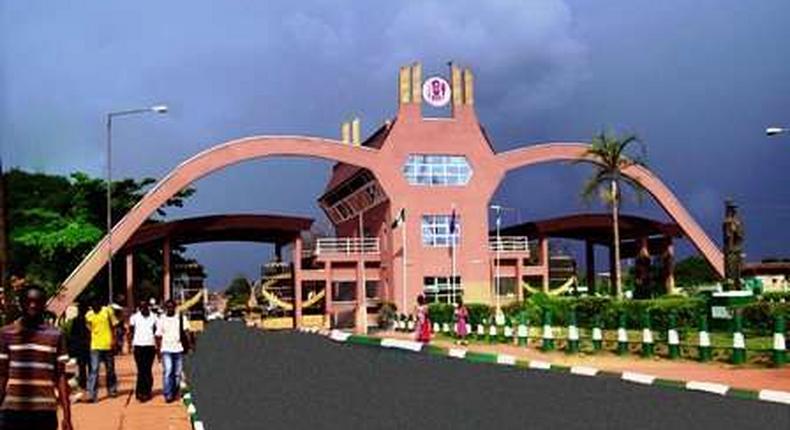 The University of Benin (UNIBEN) main gate (UNIBEN)