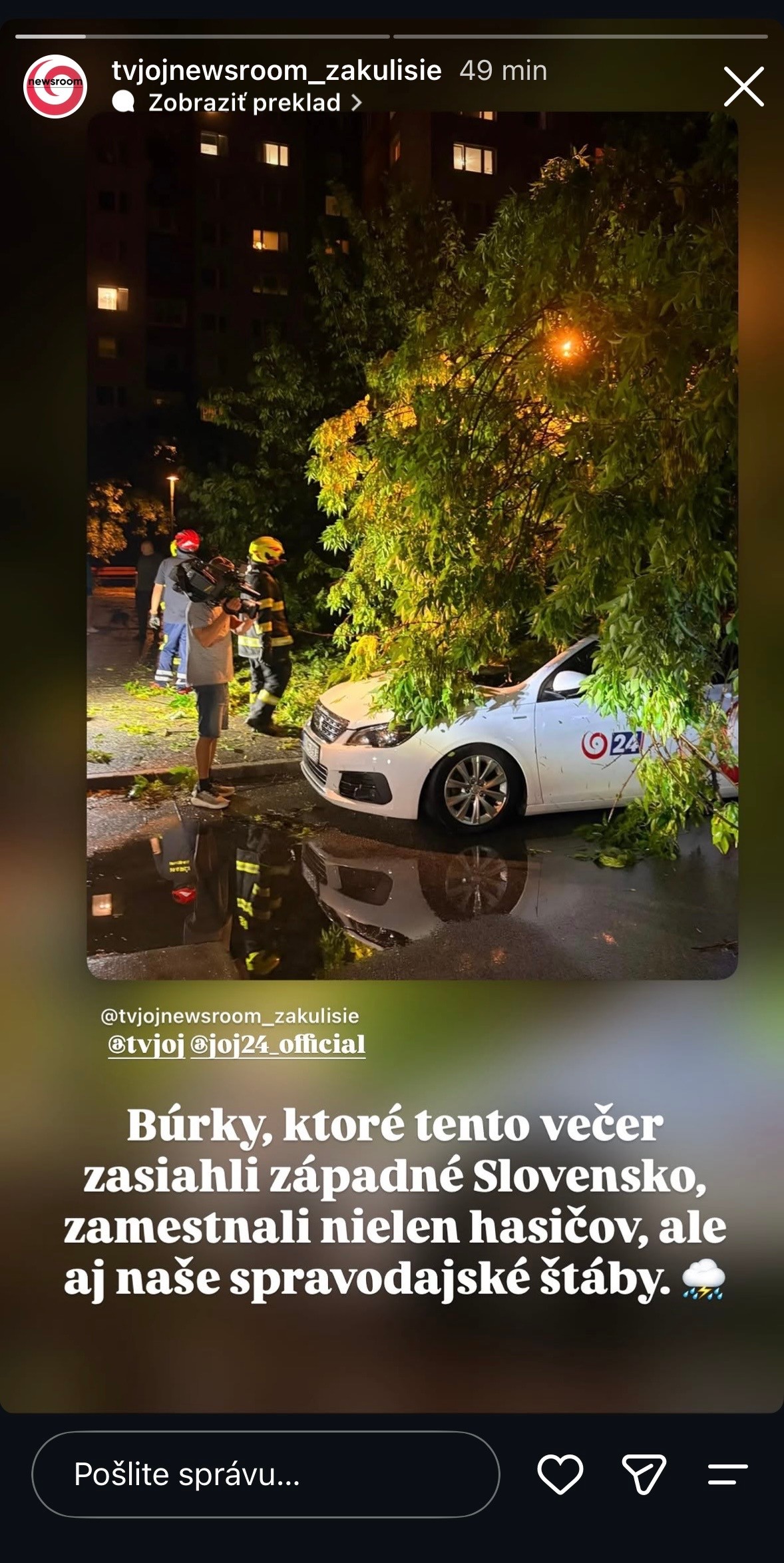 TV JOJ búrka zničila auto. 