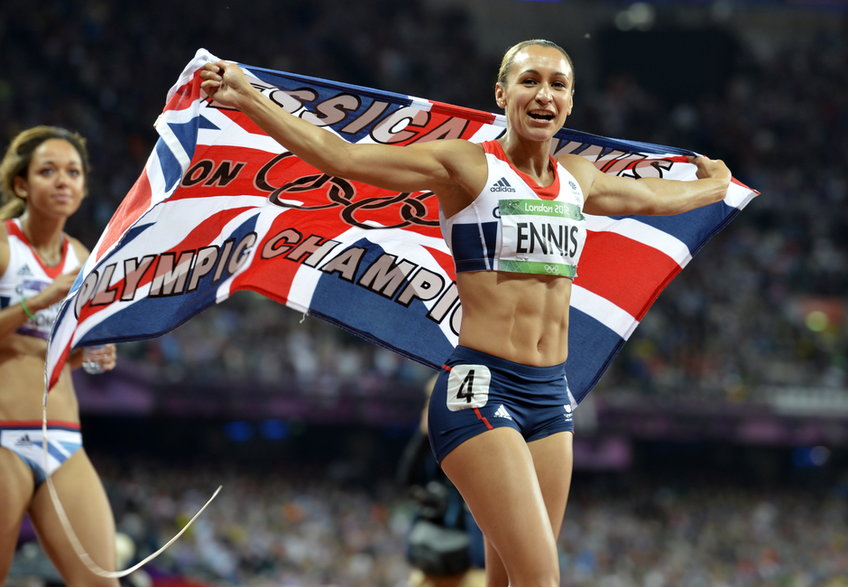 Jessica Ennis świętuje swój sukces.