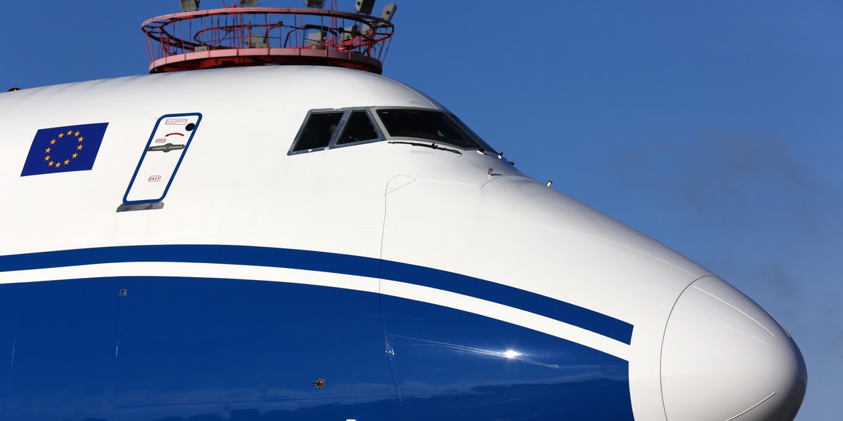 Boeing 747 w latach 70. zapoczątkował nową erę w lotnictwie. Aż do pierwszej dekady XXI wieku był niekwestionowaną królową przestworzy, nazywaną "Queen of the Skies) i największym pasażerskim odrzutowcem na świecie