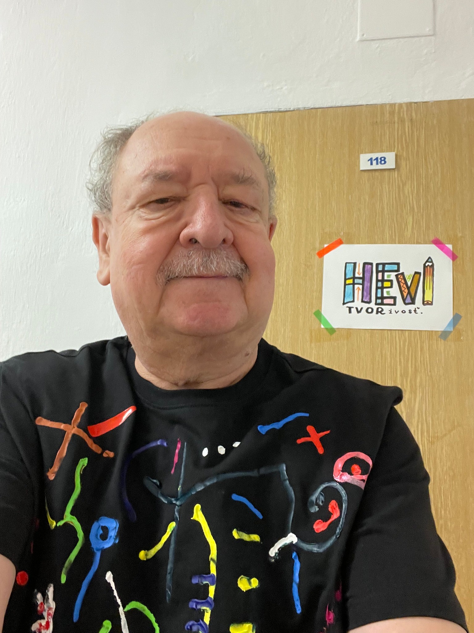 Spisovateľ Daniel Hevier.