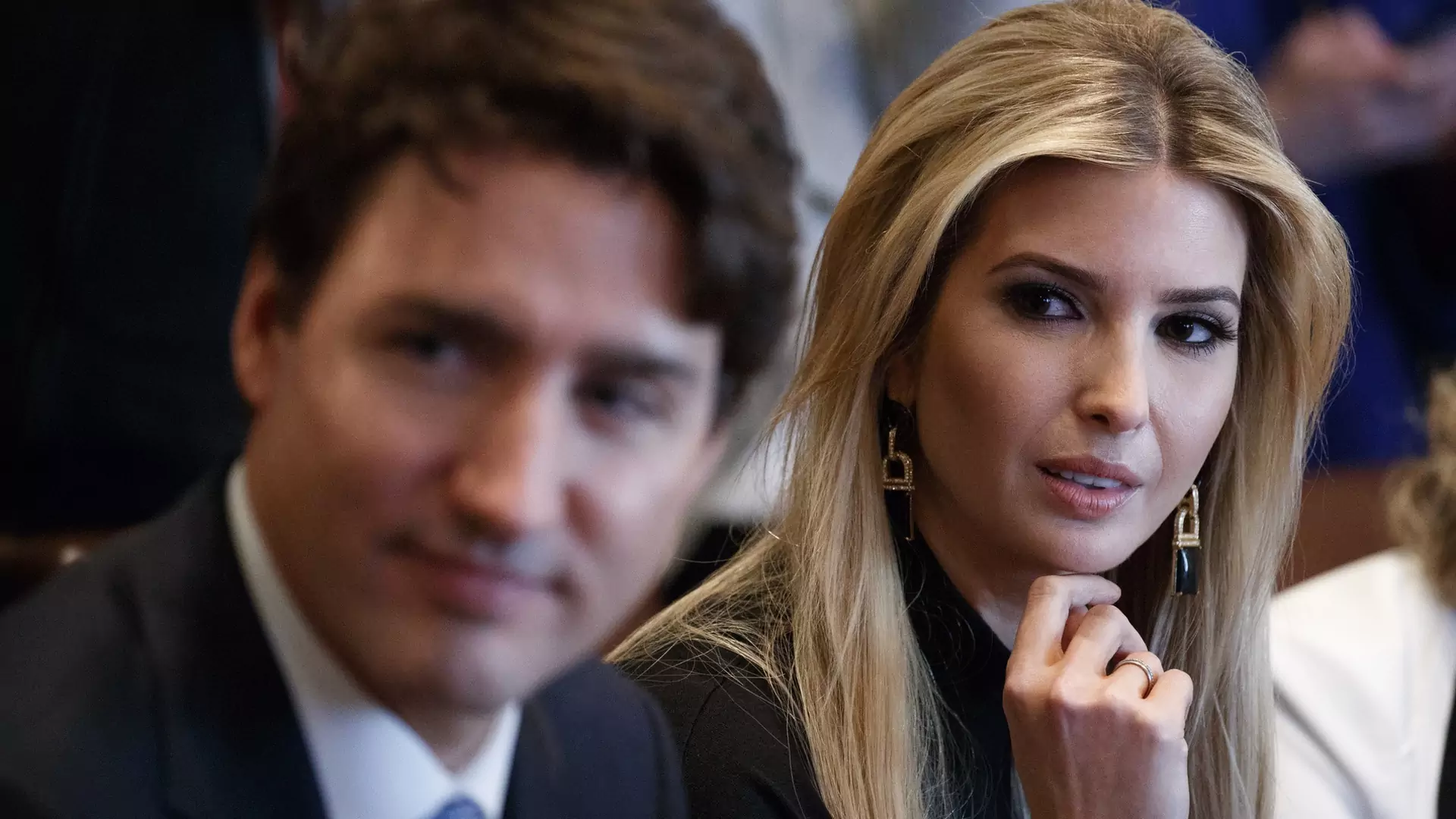 Znajdź kogoś, kto będzie patrzył na ciebie, jak Ivanka Trump na premiera Kanady