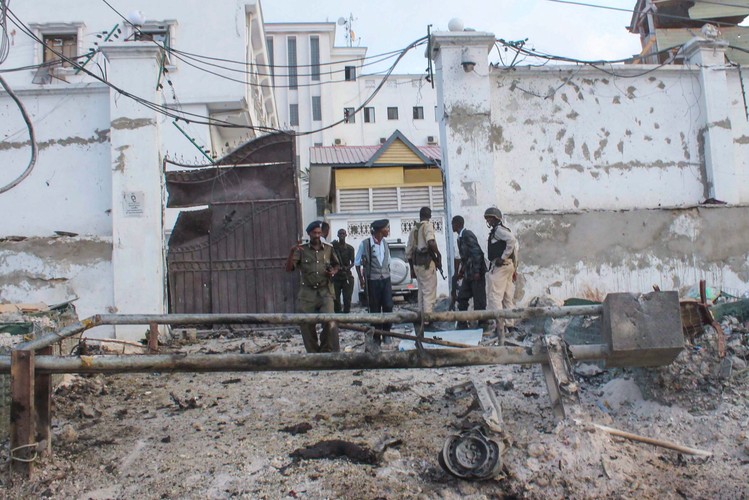 Akcja ratunkowa po zamachu na hotel w Mogadiszu w Somalii
