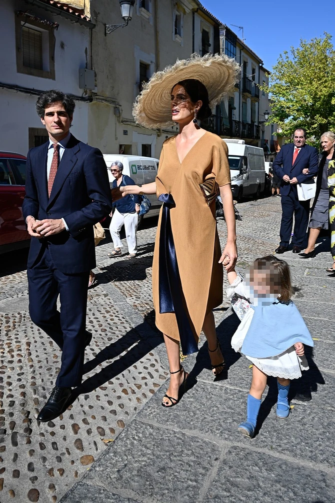 Fernando Fic-Džejms Stjuart sa ćerkom i suprugom