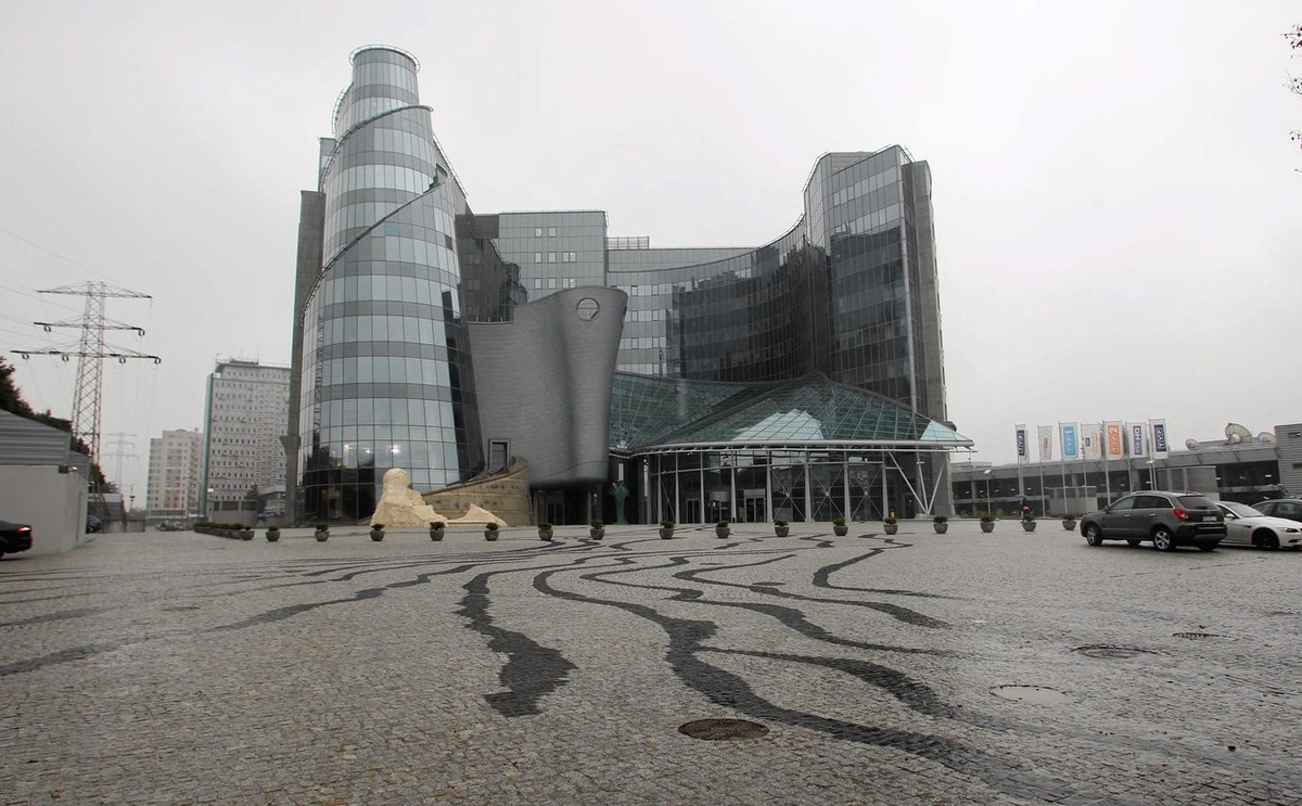 Kto powoła dyrektorów mediów narodowych? Po nitce do marszałka