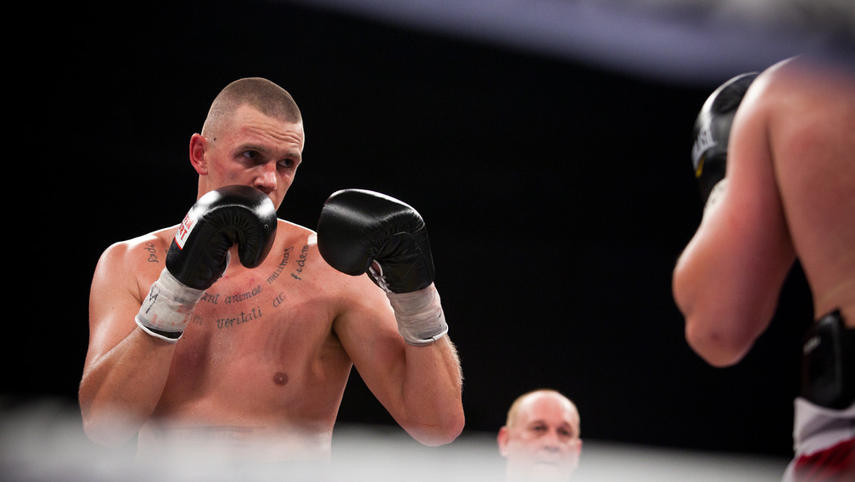 Andrzej Wawrzyk (27-0, 13 KO) jest bardzo bliski walki z Aleksandrem Powietkinem (25-0, 17 KO) o tytuł mistrza świata wagi ciężkiej federacji WBA. Informację potwierdził za pośrednictwem Twittera korespondent prestiżowej witryny pięściarskiej Fightnews.com Przemek Garczarczyk. Wśród potencjalnych rywali Wawrzyka podaje się również byłego czempiona wszechwag Davida Haye'a (26-2, 24 KO).