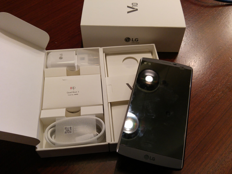 LG V10