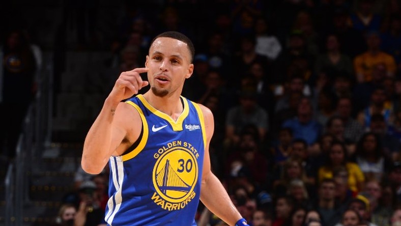 Steph Curry led the Warriors as they returned to the top of the Western Conference [NBA]