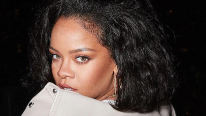 Elképesztő: így szexizik Rihanna egy szál semmiben – videó