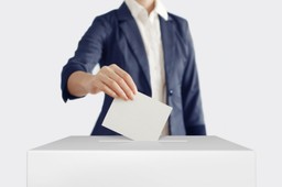 PiS przed Koalicją Europejską, ale różnica jest minimalna [SONDAŻ]