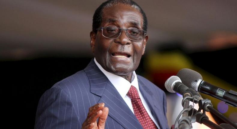 Zimbabwe's President Robert Mugabe addresses supporters gathered to celebrate his 92nd birthday in Masvingo February 27, 2016. Picture taken February 27, 2016.  REUTERS/Philimon Bulawayo