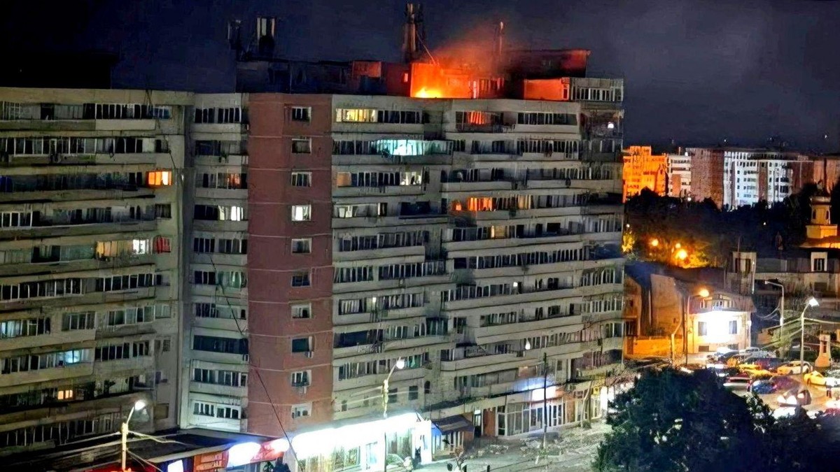 Oko 70 ljudi je evakuisano dok je požar gašen | Foto: DSU via Reuters