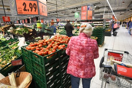 W czerwcu za zakupy w sklepie płaciliśmy 20 proc. więcej niż rok temu