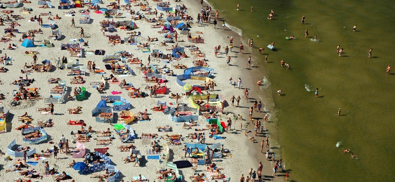 Boom na bon, czyli dłuższe i droższe wakacje